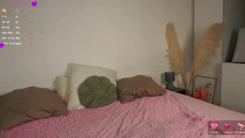 Kira online show from November 2025 07:00:02 AM