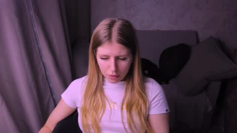 Kira online show from January 2025 08:00:02 PM