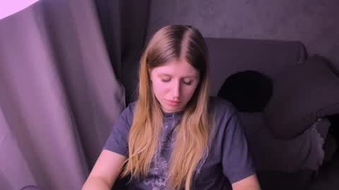 Kira online show from February 2025 07:41:02 PM