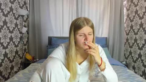 Kira online show from September 2025 12:54:01 PM