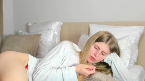 Kira online show from April 2026 07:59:02 PM