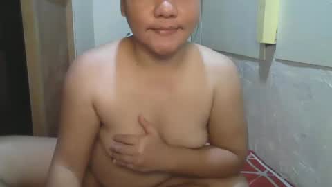 Snapshot of kiss_me_loves chatting on December 2025 09:14:02 AM kiss_me_loves online show from December 2025 09:14:02 AM