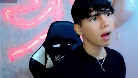 Snapshot of kiss_whitee chatting on October 2025 11:33:01 PM kiss_whitee online show from October 2025 11:33:01 PM