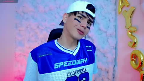 Snapshot of kiss_whitee chatting on October 2025 09:27:02 PM kiss_whitee online show from October 2025 09:27:02 PM