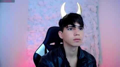 Snapshot of kiss_whitee chatting on October 2025 04:29:02 PM kiss_whitee online show from October 2025 04:29:02 PM