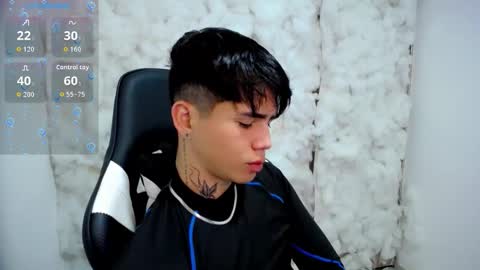 Snapshot of kiss_whitee chatting on November 2025 08:19:02 PM kiss_whitee online show from November 2025 08:19:02 PM