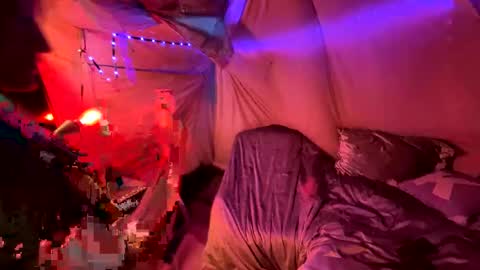 Snapshot of kissahsins chatting on December 2024 09:58:01 PM Kissah Kreampuff online show from December 2024 09:58:01 PM