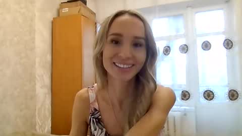 Snapshot of kissandbelle chatting on November 2025 09:35:01 AM kissandbelle online show from November 2025 09:35:01 AM