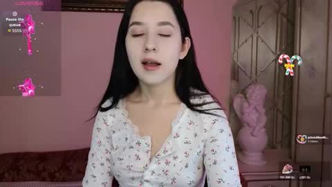 Snapshot of kisses_eva chatting on February 2026 04:51:02 AM Hot Eva online show from February 2026 04:51:02 AM