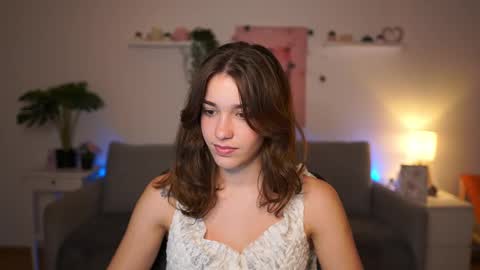 Sisi online show from November 2025 02:06:02 PM