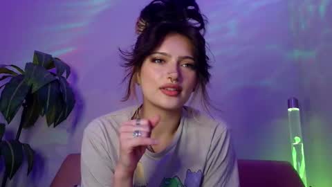 Rose online show from November 2025 11:25:01 PM