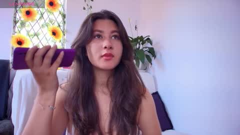 Snapshot of kisstarxxx chatting on January 2026 07:07:02 PM Helena and Brad online show from January 2026 07:07:02 PM