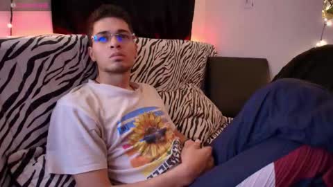 Snapshot of kisstarxxx chatting on February 2026 07:38:02 AM Helena and Brad online show from February 2026 07:38:02 AM