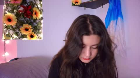 Snapshot of kisstarxxx chatting on February 2026 04:54:02 AM Helena and Brad online show from February 2026 04:54:02 AM