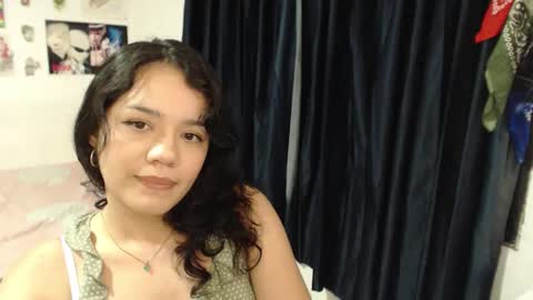 Snapshot of kitcatdreams chatting on May 2026 11:35:01 PM kitcatdreams online show from May 2026 11:35:01 PM
