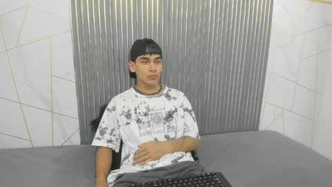 kitsune_44 online show from April 2026 07:26:02 PM