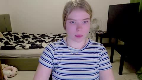 Jennyblonde and Emmabrunette online show from December 2024 08:22:01 PM