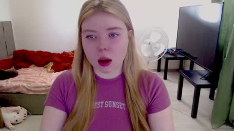 Jennyblonde and Emmabrunette online show from February 2026 01:01:02 PM