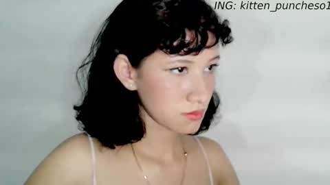kitten_punches01 online show from September 2025 08:30:01 PM