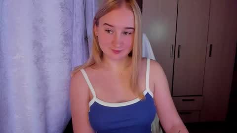 Snapshot of kitten_sun chatting on October 2025 02:36:02 AM kitten_sun online show from October 2025 02:36:02 AM