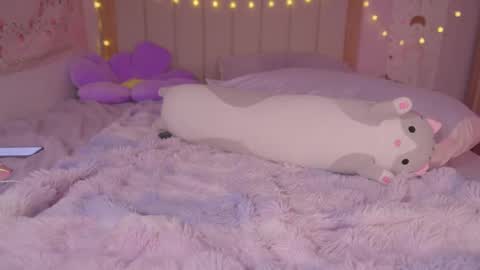 Snapshot of kittenmoon_ chatting on February 2025 03:32:01 AM online show from February 2025 03:32:01 AM