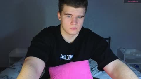 Snapshot of kittenmur chatting on February 2025 10:28:01 AM Vlad online show from February 2025 10:28:01 AM