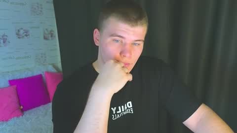 Snapshot of kittenmur chatting on September 2025 08:13:02 PM Vlad online show from September 2025 08:13:02 PM