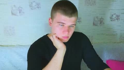 Snapshot of kittenmur chatting on October 2025 09:32:02 PM Vlad online show from October 2025 09:32:02 PM