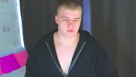 Snapshot of kittenmur chatting on October 2025 03:58:01 AM Vlad online show from October 2025 03:58:01 AM