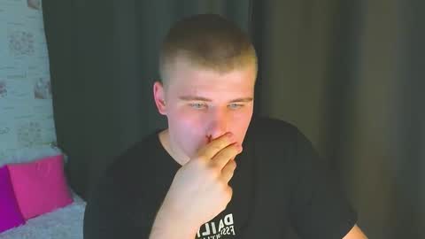 Snapshot of kittenmur chatting on October 2025 02:58:02 PM Vlad online show from October 2025 02:58:02 PM