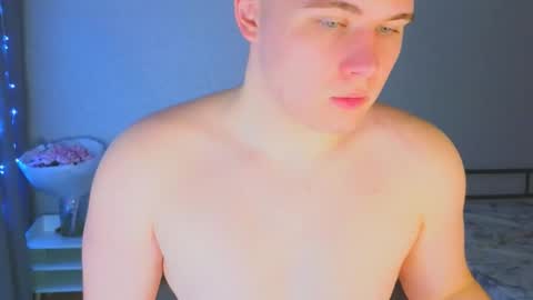 Snapshot of kittenmur chatting on November 2025 07:03:01 PM Vlad online show from November 2025 07:03:01 PM