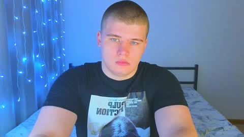 Snapshot of kittenmur chatting on November 2025 07:24:02 PM Vlad online show from November 2025 07:24:02 PM