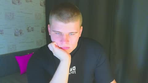 Snapshot of kittenmur chatting on November 2025 08:51:01 PM Vlad online show from November 2025 08:51:01 PM