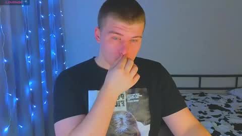 Snapshot of kittenmur chatting on November 2025 01:04:02 AM Vlad online show from November 2025 01:04:02 AM