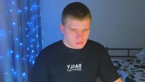 Snapshot of kittenmur chatting on November 2025 09:50:01 PM Vlad online show from November 2025 09:50:01 PM