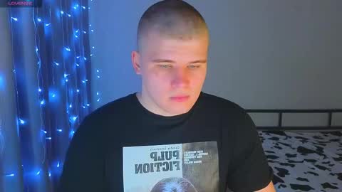 Snapshot of kittenmur chatting on December 2025 09:36:02 AM Vlad online show from December 2025 09:36:02 AM