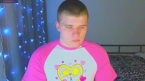 Snapshot of kittenmur chatting on December 2025 12:48:02 AM Vlad online show from December 2025 12:48:02 AM