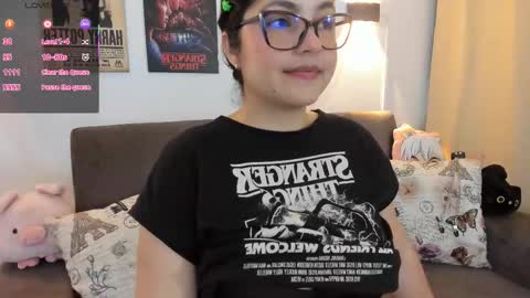 kitten online show from March 2026 09:33:02 PM