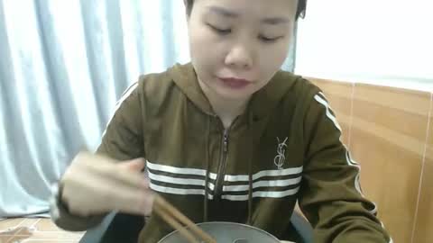 Snapshot of kitti_baby2x chatting on December 2025 01:55:02 AM kitti_baby2x online show from December 2025 01:55:02 AM