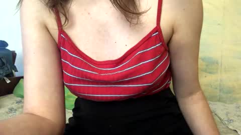 Snapshot of kittie_creme chatting on May 2026 11:29:02 AM Kittie Creme online show from May 2026 11:29:02 AM