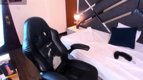 Kittie Vixen online show from April 2026 07:20:02 PM