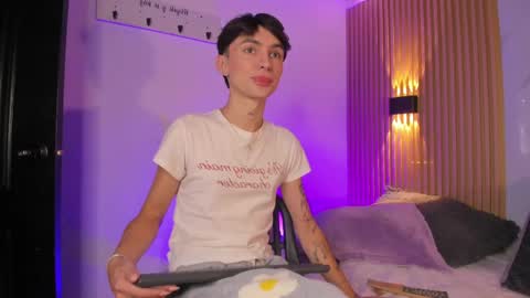 Snapshot of kitty__bunny chatting on May 2026 11:40:01 AM kitty__bunny online show from May 2026 11:40:01 AM