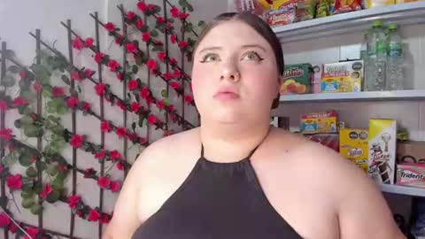 Snapshot of kitty__pinnk chatting on June 2026 08:41:01 PM KAROL online show from June 2026 08:41:01 PM