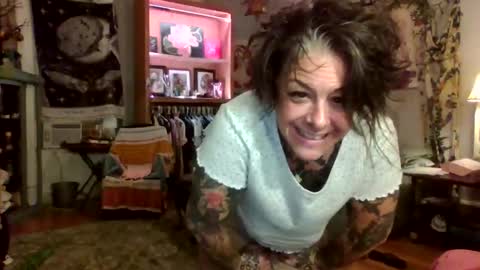 Snapshot of kitty_bang_bang chatting on June 2026 04:21:01 AM kitty_bang_bang online show from June 2026 04:21:01 AM