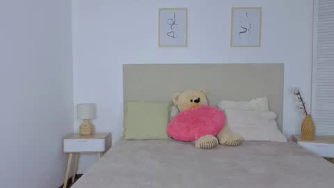 kitty_cut1ee_ online show from February 2026 01:40:01 PM