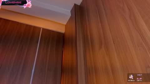 kitty_fox_b online show from February 2026 01:27:01 PM