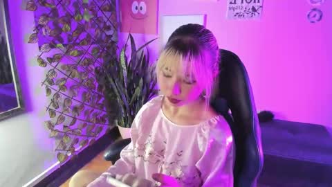 kitty_gang_ online show from November 2025 03:38:02 AM