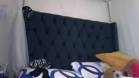 kitty_kerry online show from April 2026 07:48:02 AM