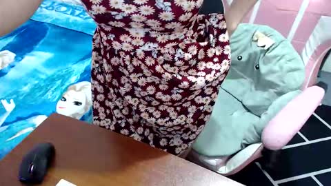 Snapshot of kitty_kity chatting on November 2025 09:13:02 PM Kate online show from November 2025 09:13:02 PM