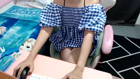 Snapshot of kitty_kity chatting on December 2025 12:27:01 AM Kate online show from December 2025 12:27:01 AM